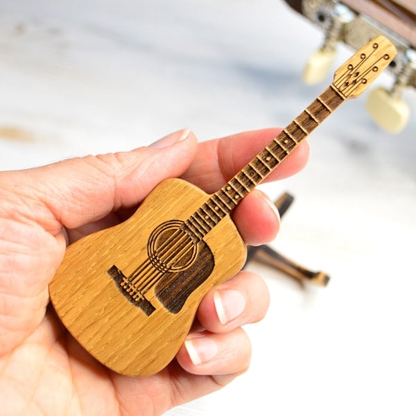 50% RABATT | GuitarNest™ | Gitarren-Plektrumhalter aus Holz