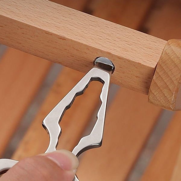 MultiKey | Multifunktioneller Kleiderbügel für draußen