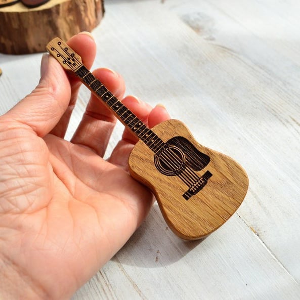 50% RABATT | GuitarNest™ | Gitarren-Plektrumhalter aus Holz