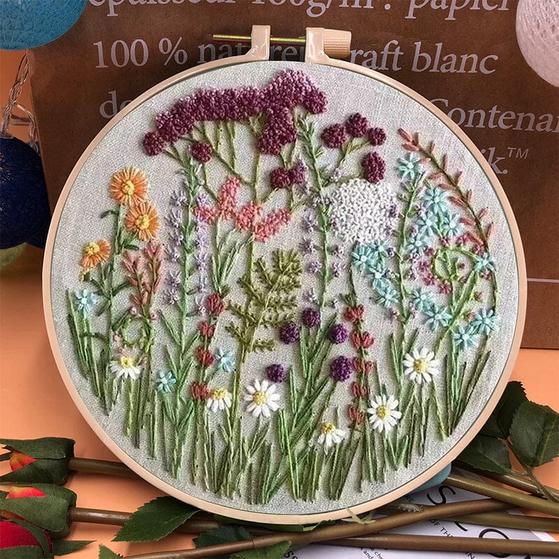 1+1 Free | Florify™ | A set for beginners to embroider flowers!