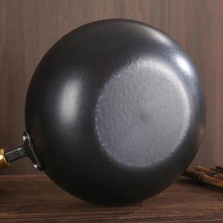 KuroNabe™ | Japanischer Gusseisen-Topf mit Holzdeckel – Traditionelles Design für moderne Küchen