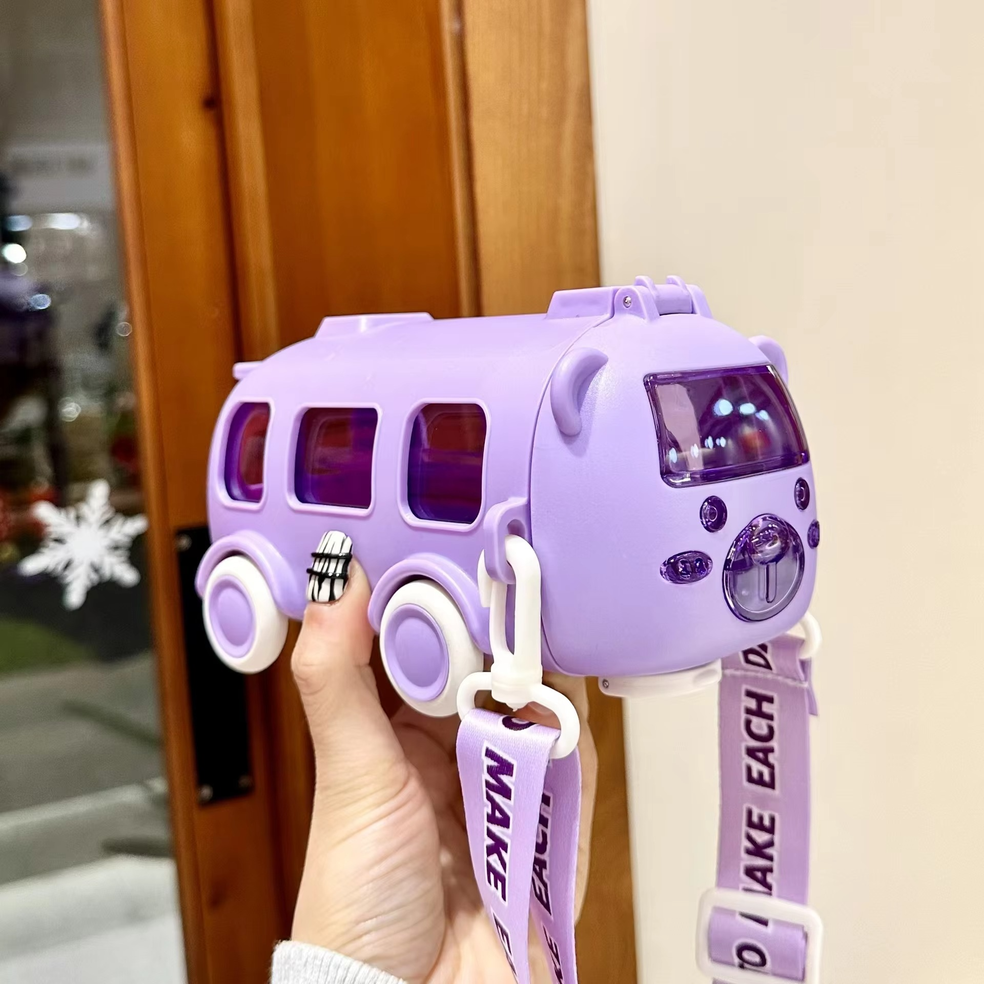 50% RABATT | SipRunner™ | Kinder-Wasserflasche im 3D-Bus-Design – Auslaufsicher mit Strohhalm & Tragegurt