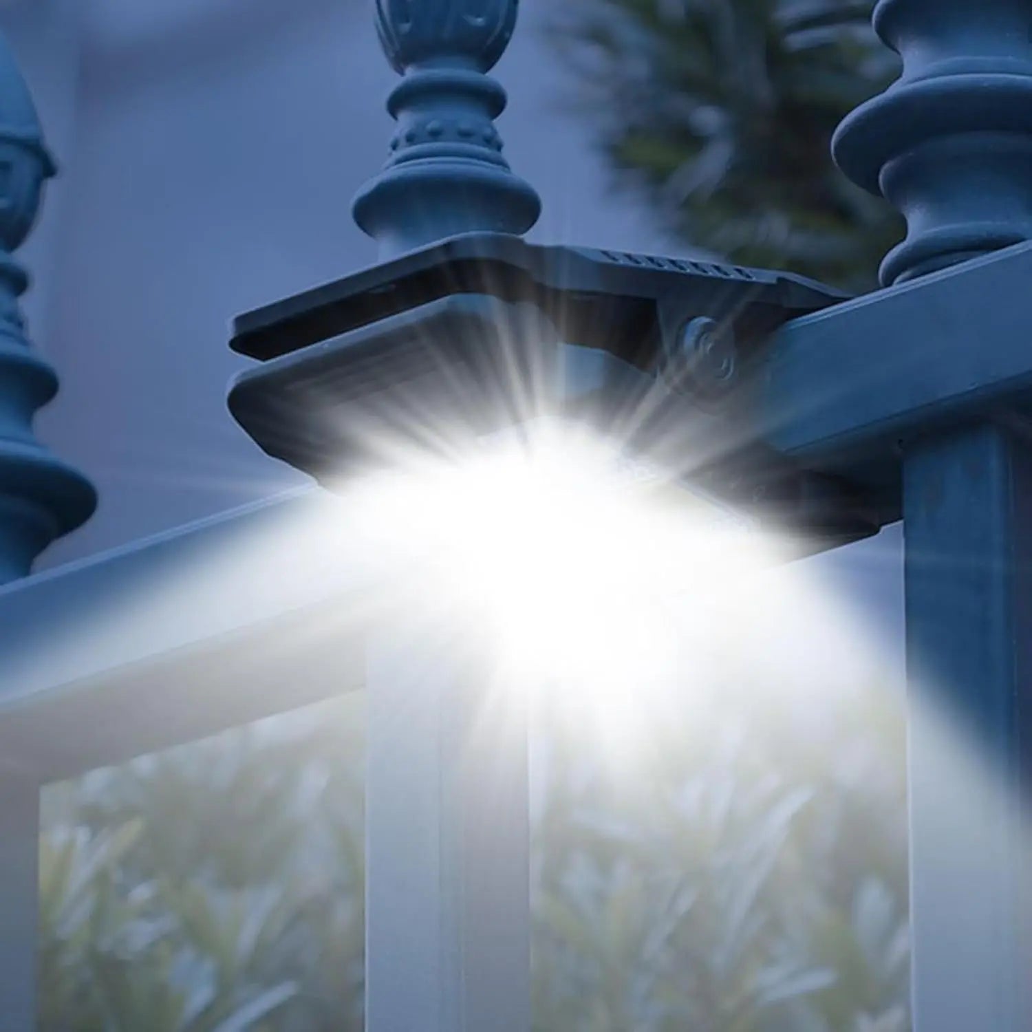SolarGlow™ | Solar-Clip Lampe mit Bewegungssensor — Einfaches Licht für Garten & Gewächshaus