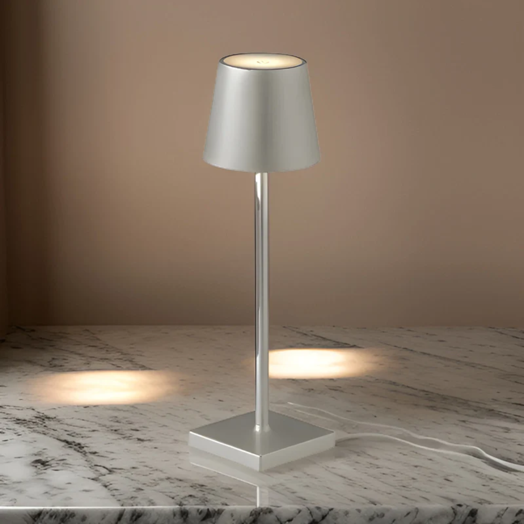 LumiGlow | LED Tischlampe | Wiederaufladbar & Multifunktional | Modernes Design
