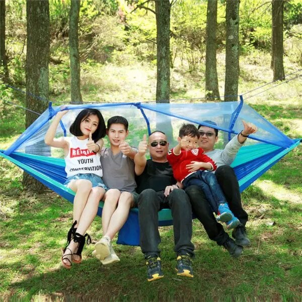 Breeznest™ | Ihre Leuchtenburg für mückenfreien Outdoor-Spaß