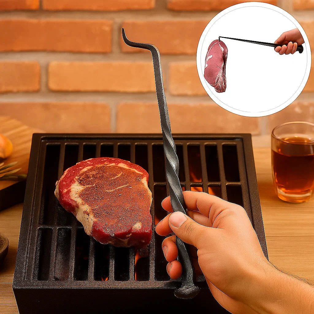 IronFlip™ | Handgeschmiedeter Grillwender – Sicheres Wenden am Grill