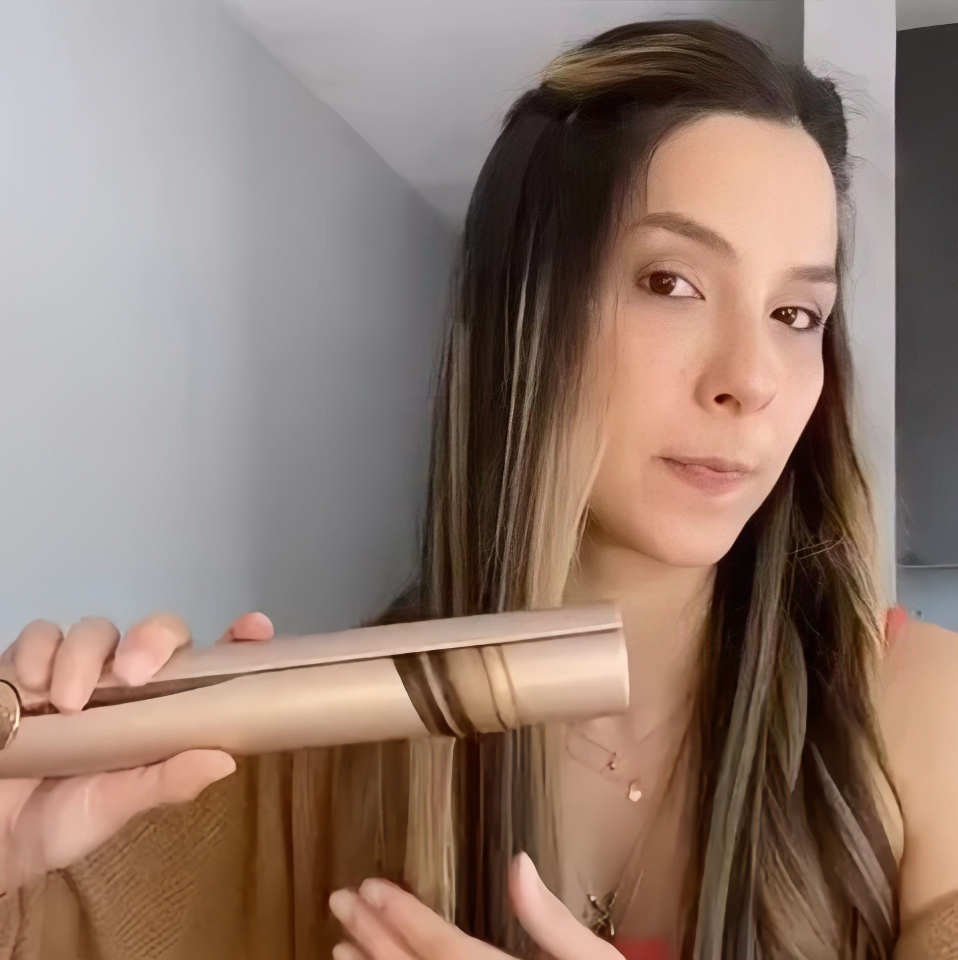 HairSculpt Pro™ | Verleihe dir im Handumdrehen unwiderstehlichen Glanz und Style, der Blicke fesselt!