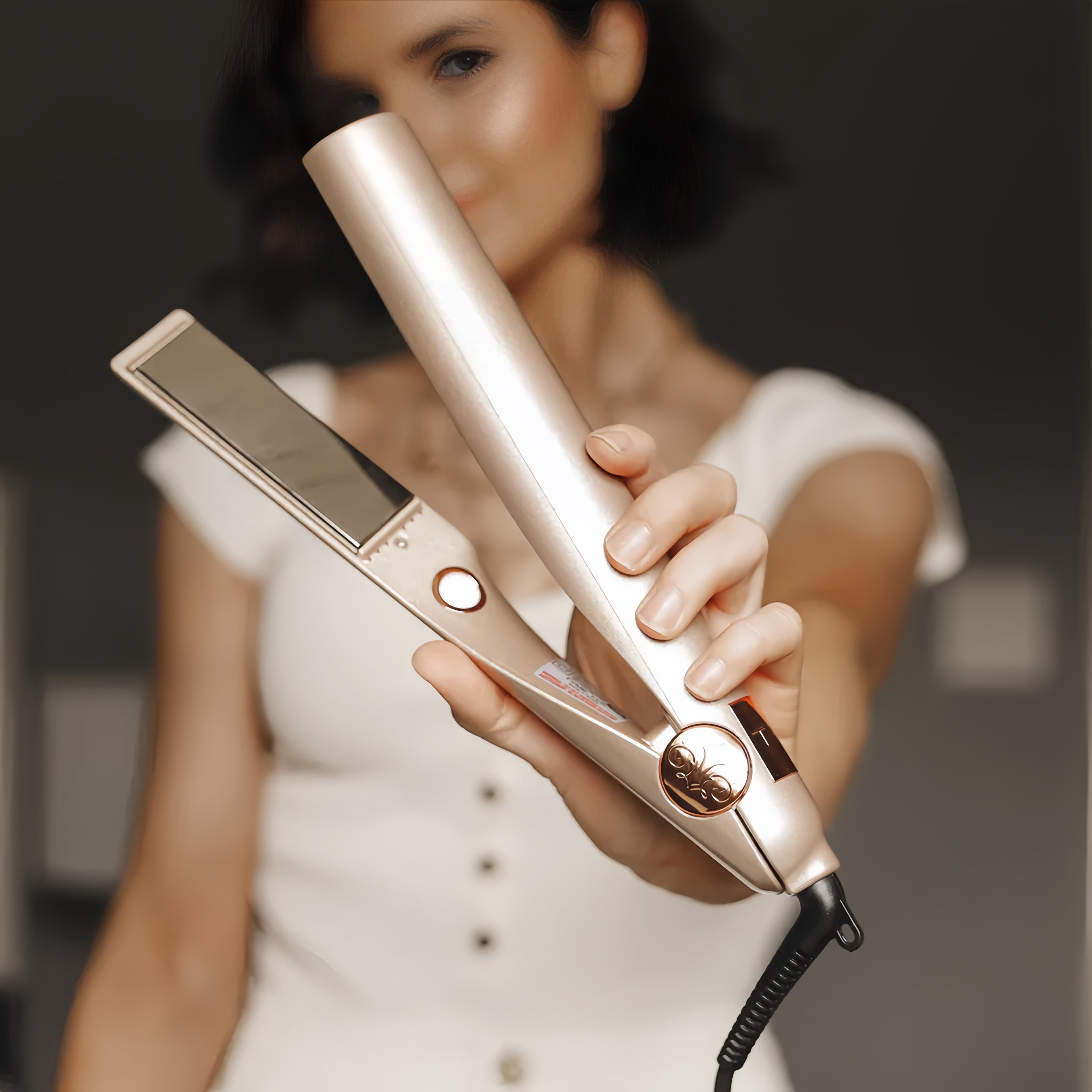 HairSculpt Pro™ | Verleihe dir im Handumdrehen unwiderstehlichen Glanz und Style, der Blicke fesselt!