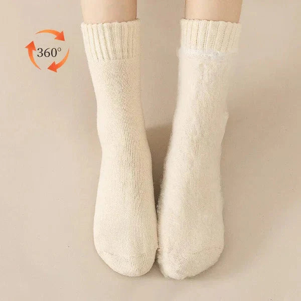 2+2 GRATIS | EverHeat™ | Verhindern Sie kalte Füße mit innovativen Socken, die auch bei extremer Kälte die Wärme speichern.