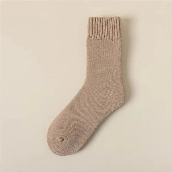 2+2 GRATIS | EverHeat™ | Verhindern Sie kalte Füße mit innovativen Socken, die auch bei extremer Kälte die Wärme speichern.