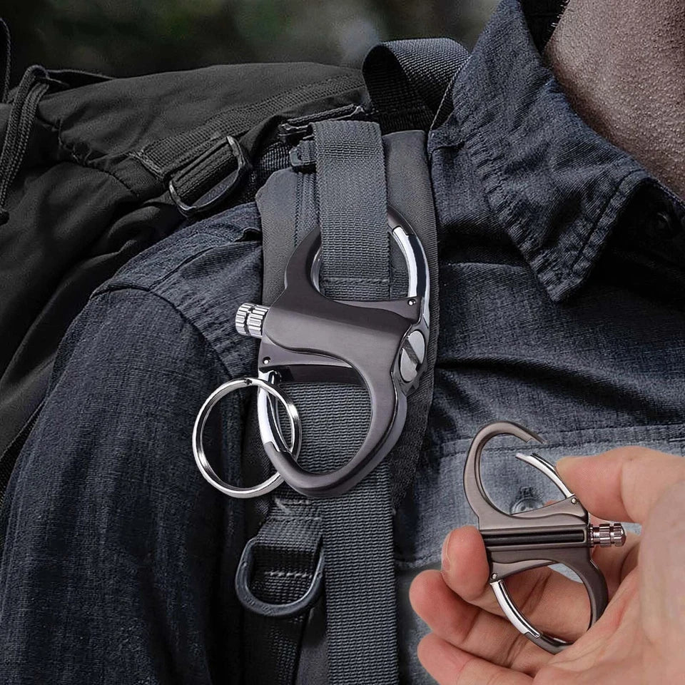 1+1 GRATIS | FlameLatch™ | 2-in-1 Schlüsselanhänger mit Outdoor-Zünder | windfest & nachfüllbar